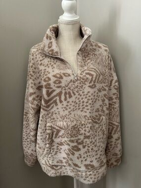 AE pullover NWT
